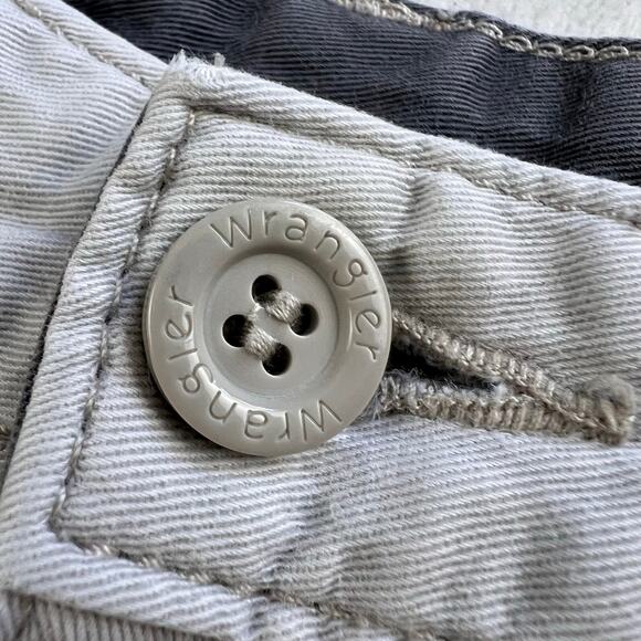 Wrangler Men’s cargo shorts size 32x9 khaki - Picture 8 of 8